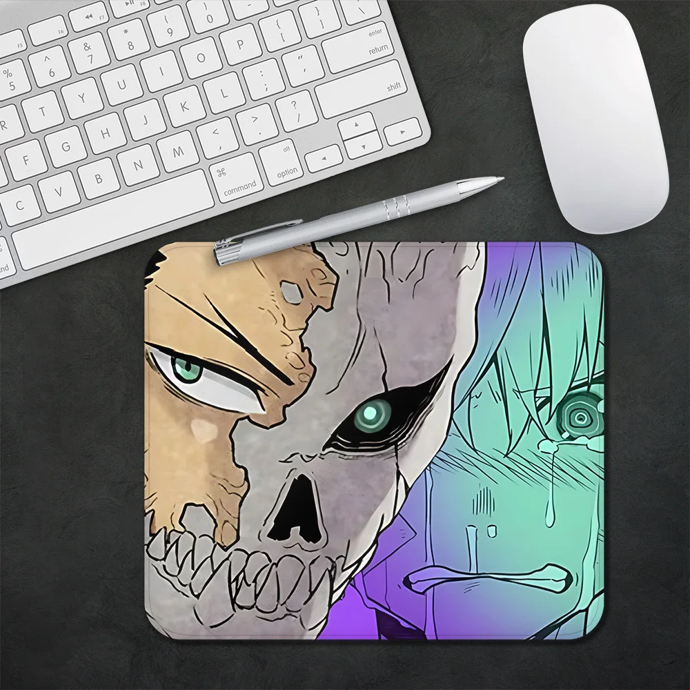 Kaiju No.8 Kikoru Shinomiya Crying Small Mousepad